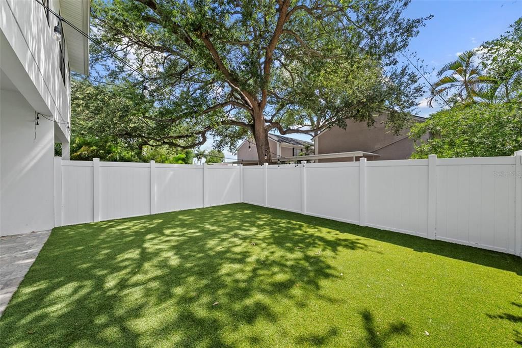 For Sale: $1,050,000 (3 beds, 2 baths, 2360 Square Feet)