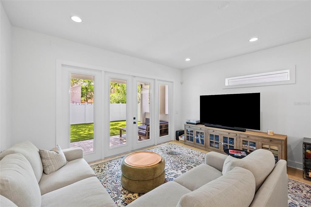 For Sale: $1,050,000 (3 beds, 2 baths, 2360 Square Feet)