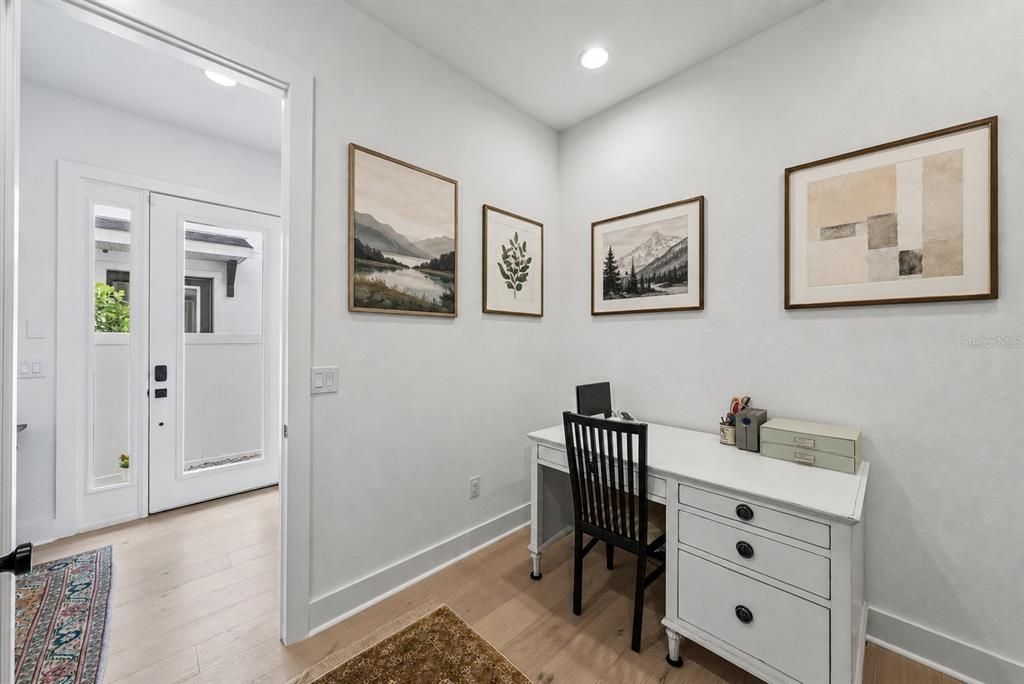 For Sale: $1,050,000 (3 beds, 2 baths, 2360 Square Feet)