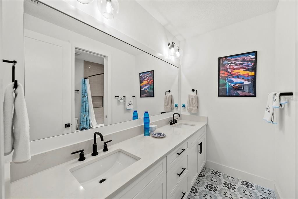 For Sale: $1,050,000 (3 beds, 2 baths, 2360 Square Feet)