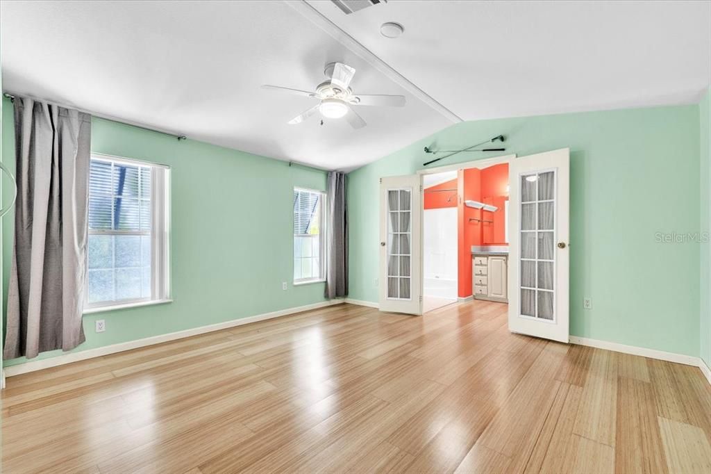 For Sale: $150,000 (2 beds, 2 baths, 768 Square Feet)