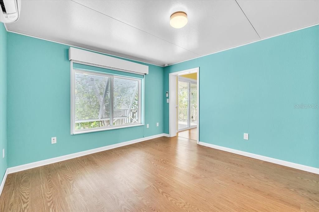 For Sale: $150,000 (2 beds, 2 baths, 768 Square Feet)