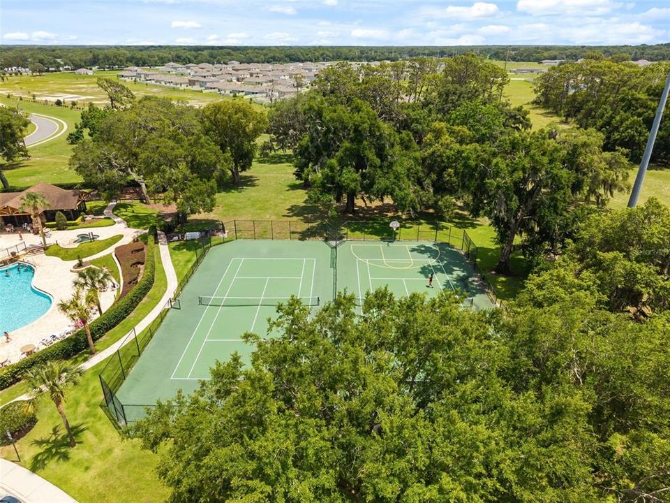 Active With Contract: $419,000 (4 beds, 3 baths, 2784 Square Feet)