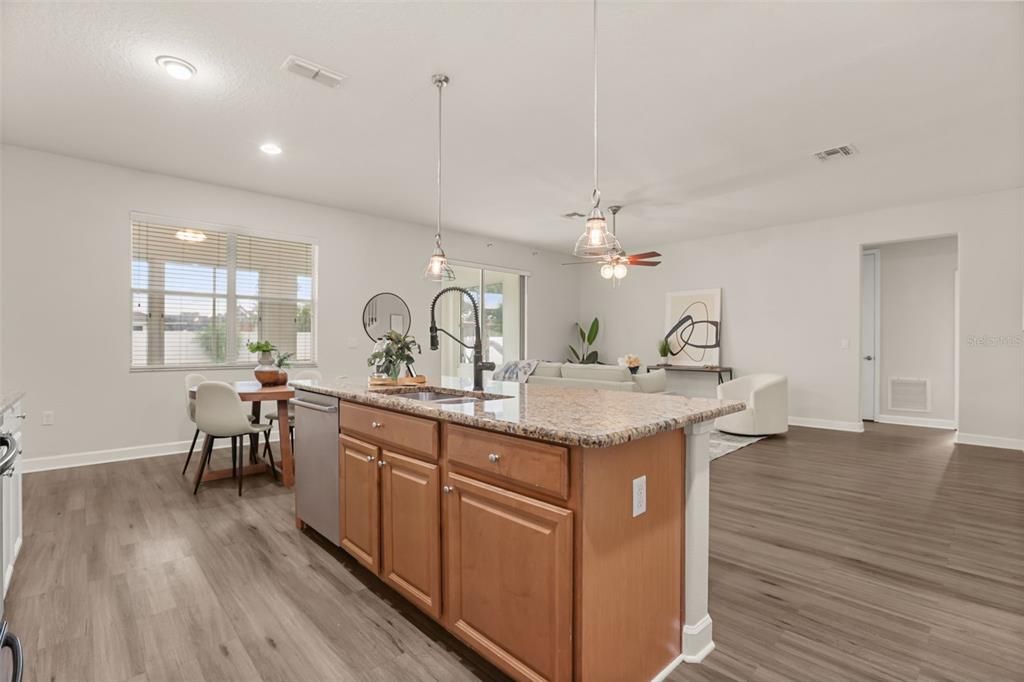 Active With Contract: $419,000 (4 beds, 3 baths, 2784 Square Feet)