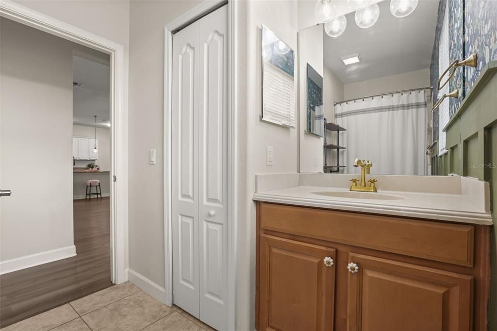 Active With Contract: $419,000 (4 beds, 3 baths, 2784 Square Feet)