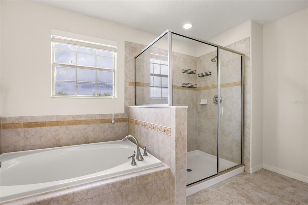 Active With Contract: $419,000 (4 beds, 3 baths, 2784 Square Feet)
