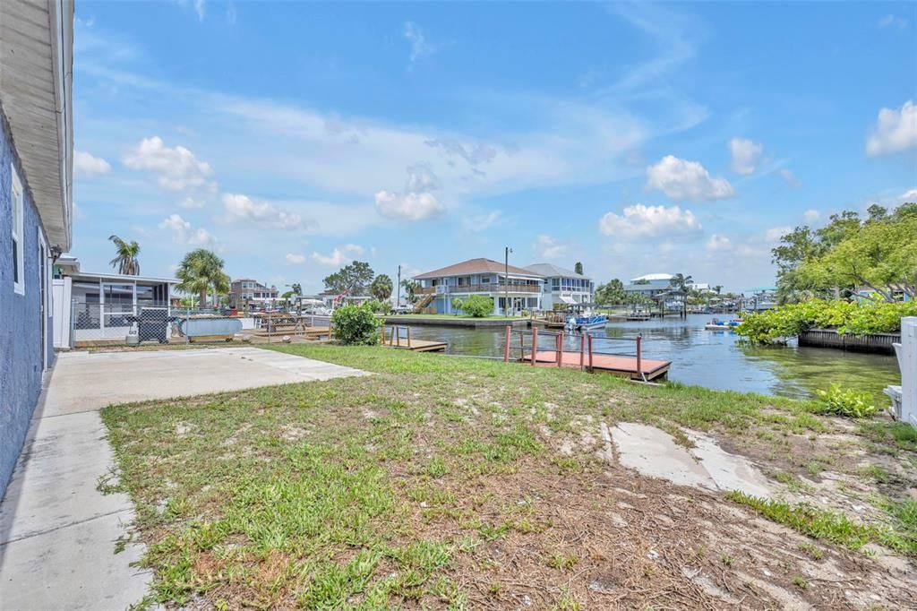 For Sale: $400,000 (2 beds, 1 baths, 1062 Square Feet)