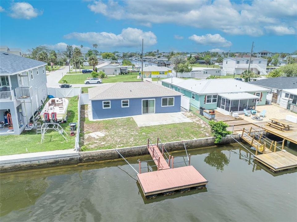 For Sale: $400,000 (2 beds, 1 baths, 1062 Square Feet)