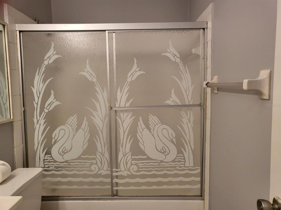 For Sale: $150,000 (2 beds, 1 baths, 912 Square Feet)