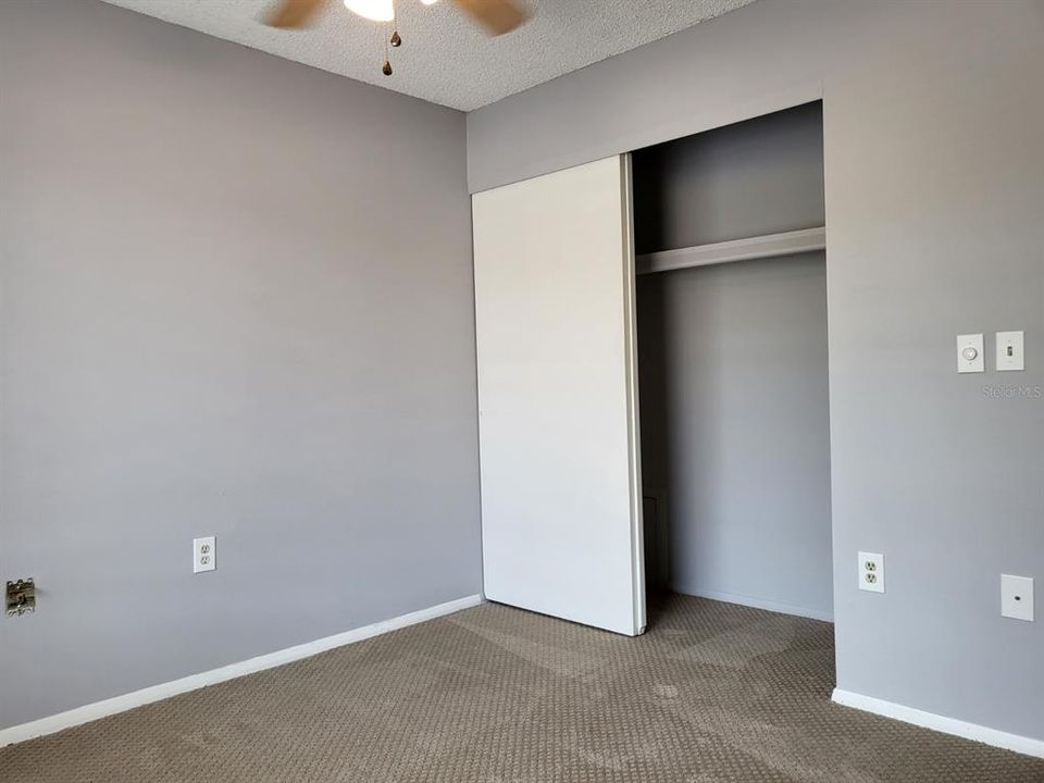 For Sale: $150,000 (2 beds, 1 baths, 912 Square Feet)