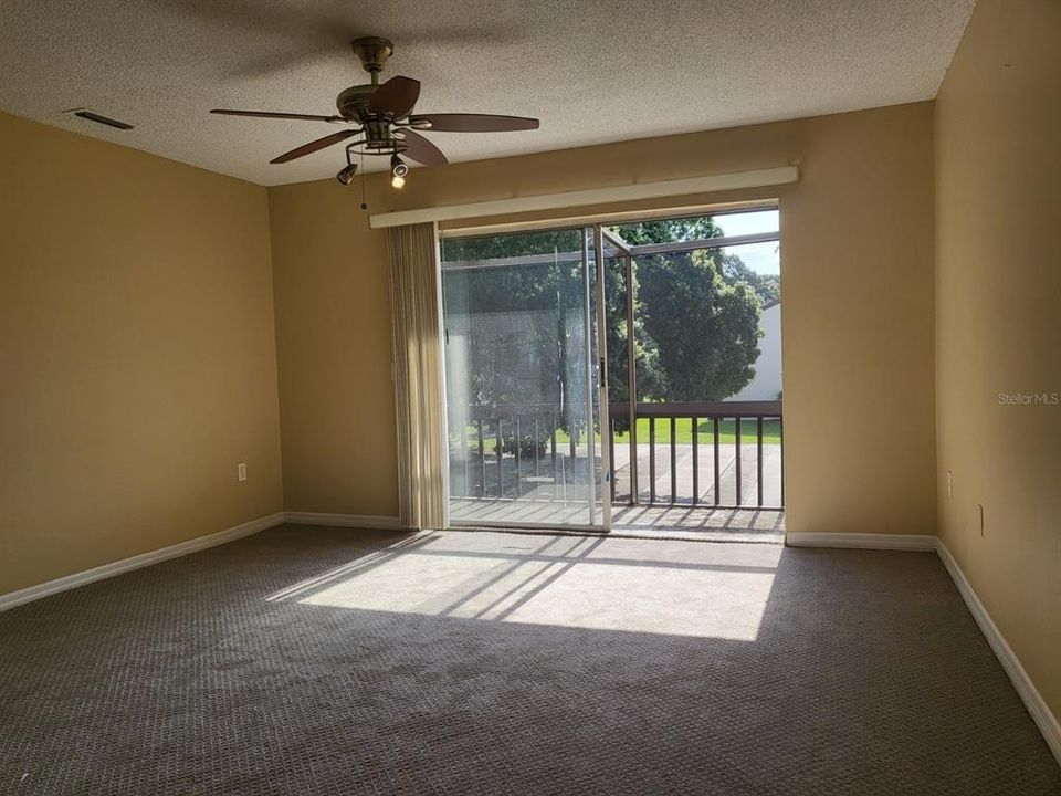 For Sale: $150,000 (2 beds, 1 baths, 912 Square Feet)