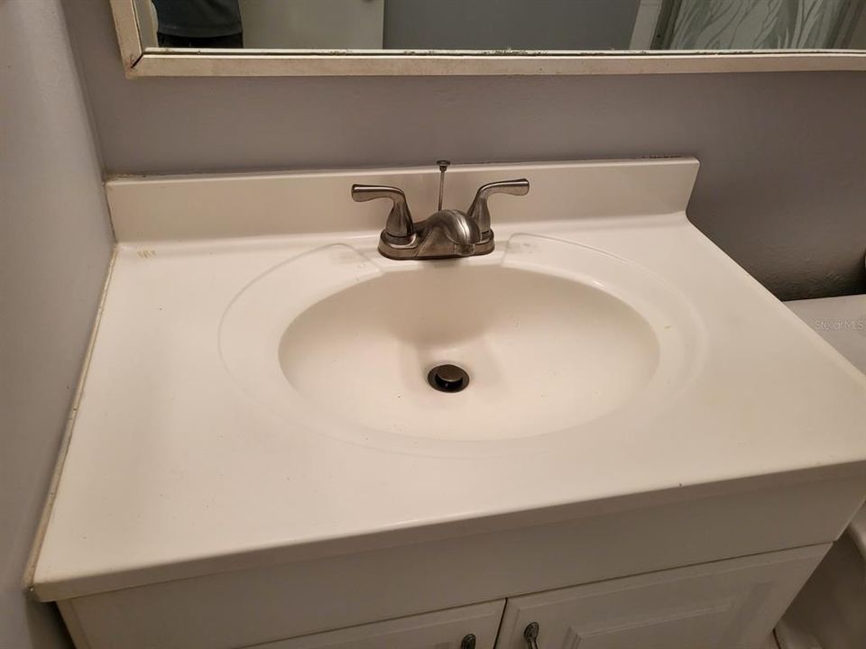 For Sale: $150,000 (2 beds, 1 baths, 912 Square Feet)
