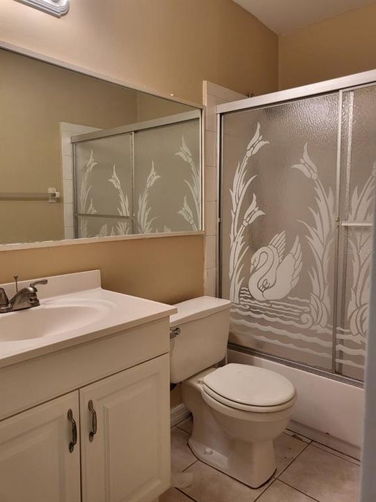 For Sale: $150,000 (2 beds, 1 baths, 912 Square Feet)