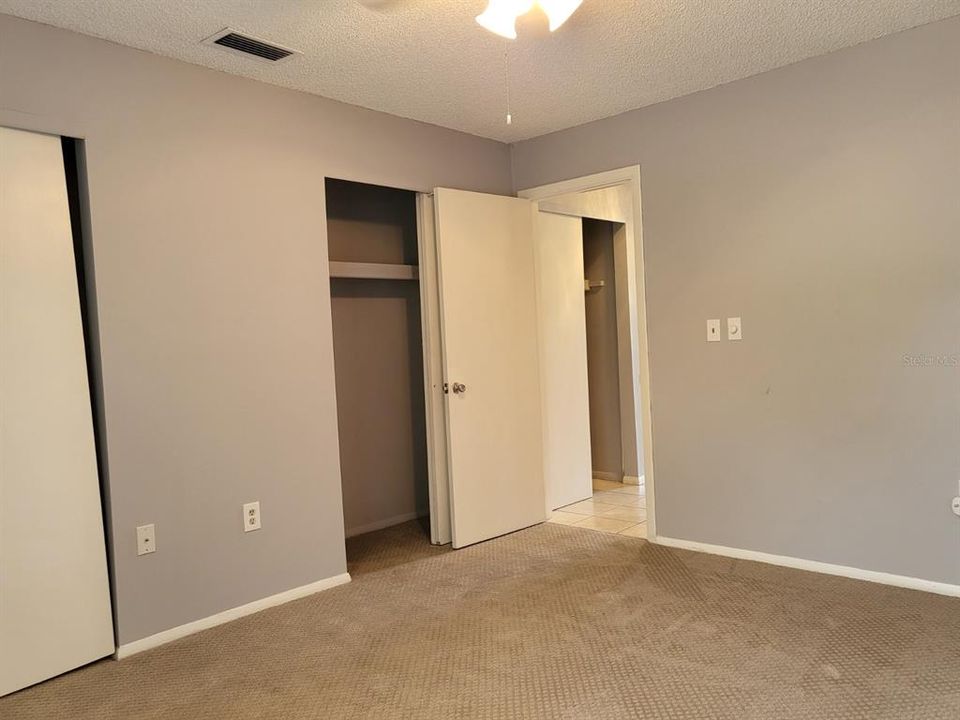 For Sale: $124,900 (2 beds, 1 baths, 912 Square Feet)