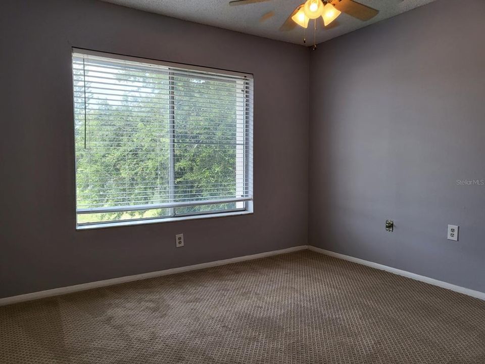 For Sale: $150,000 (2 beds, 1 baths, 912 Square Feet)