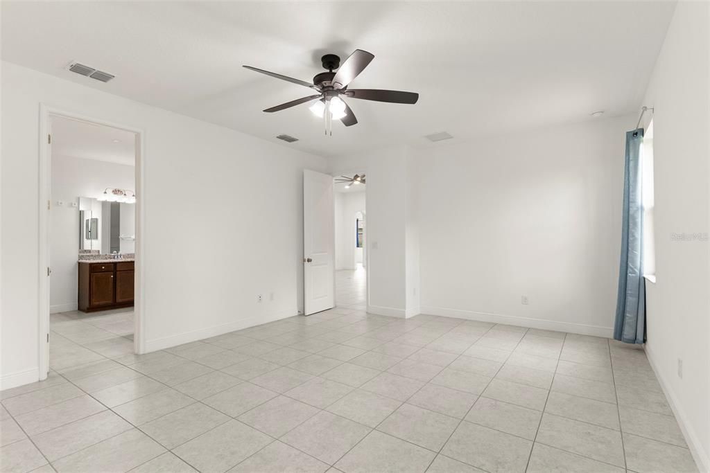 For Sale: $605,000 (4 beds, 3 baths, 2898 Square Feet)