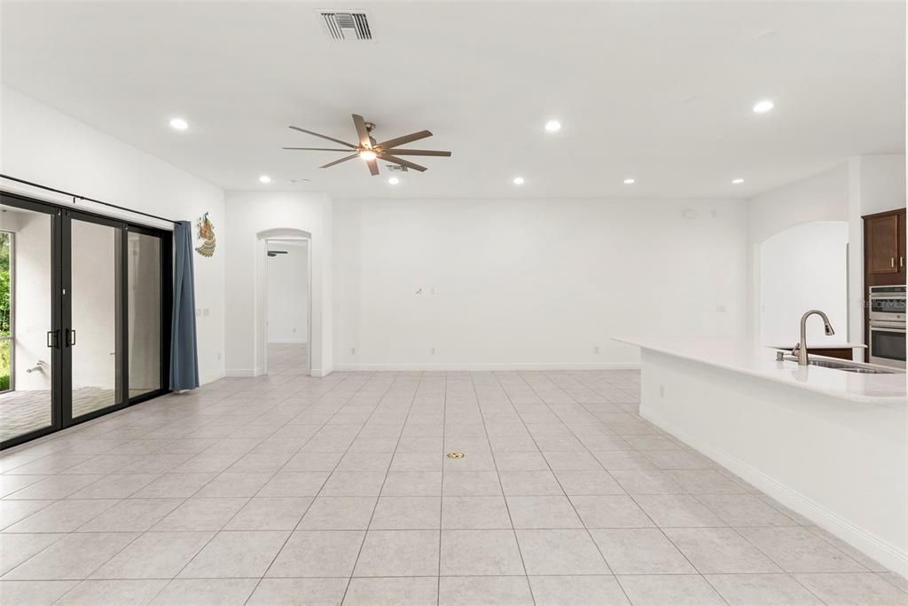 For Sale: $605,000 (4 beds, 3 baths, 2898 Square Feet)