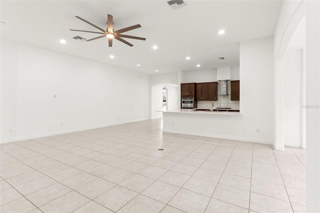 For Sale: $605,000 (4 beds, 3 baths, 2898 Square Feet)