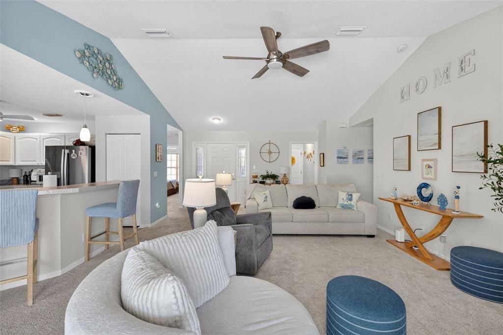 For Sale: $389,900 (2 beds, 2 baths, 1531 Square Feet)