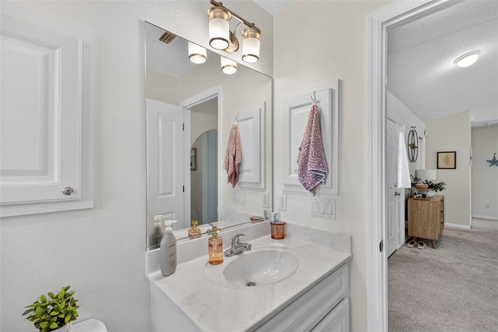 For Sale: $389,900 (2 beds, 2 baths, 1531 Square Feet)