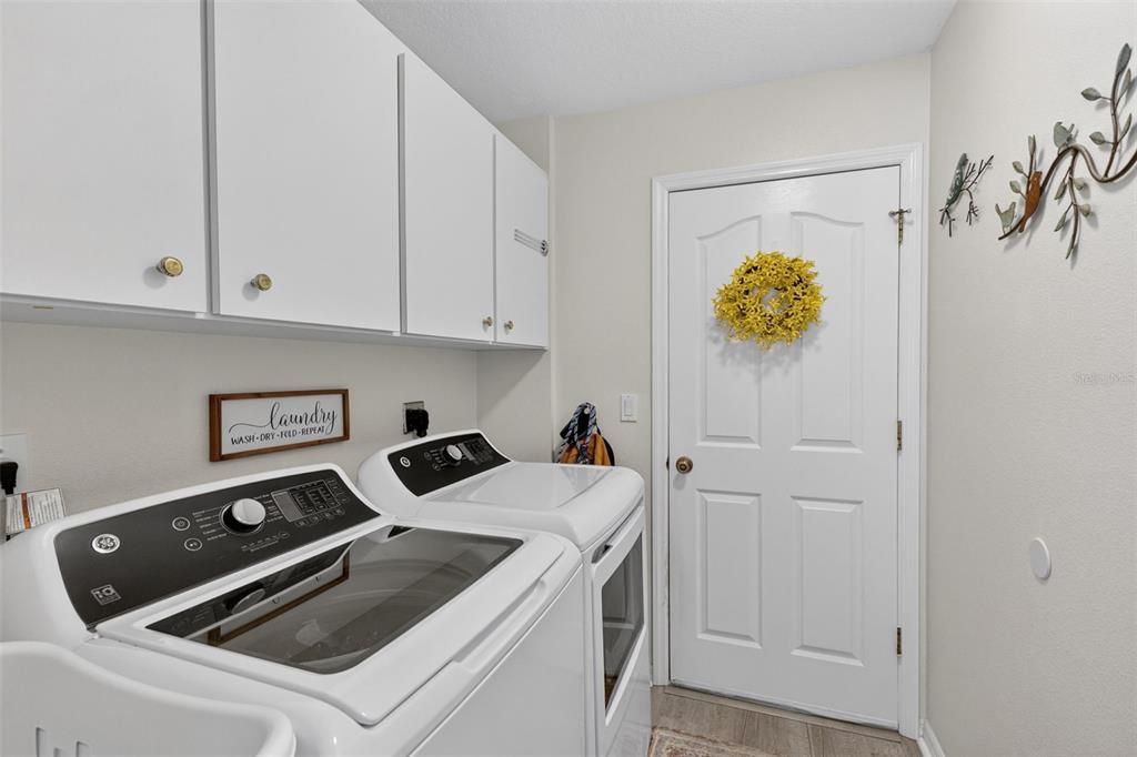For Sale: $389,900 (2 beds, 2 baths, 1531 Square Feet)