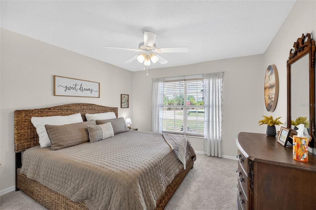 For Sale: $389,900 (2 beds, 2 baths, 1531 Square Feet)