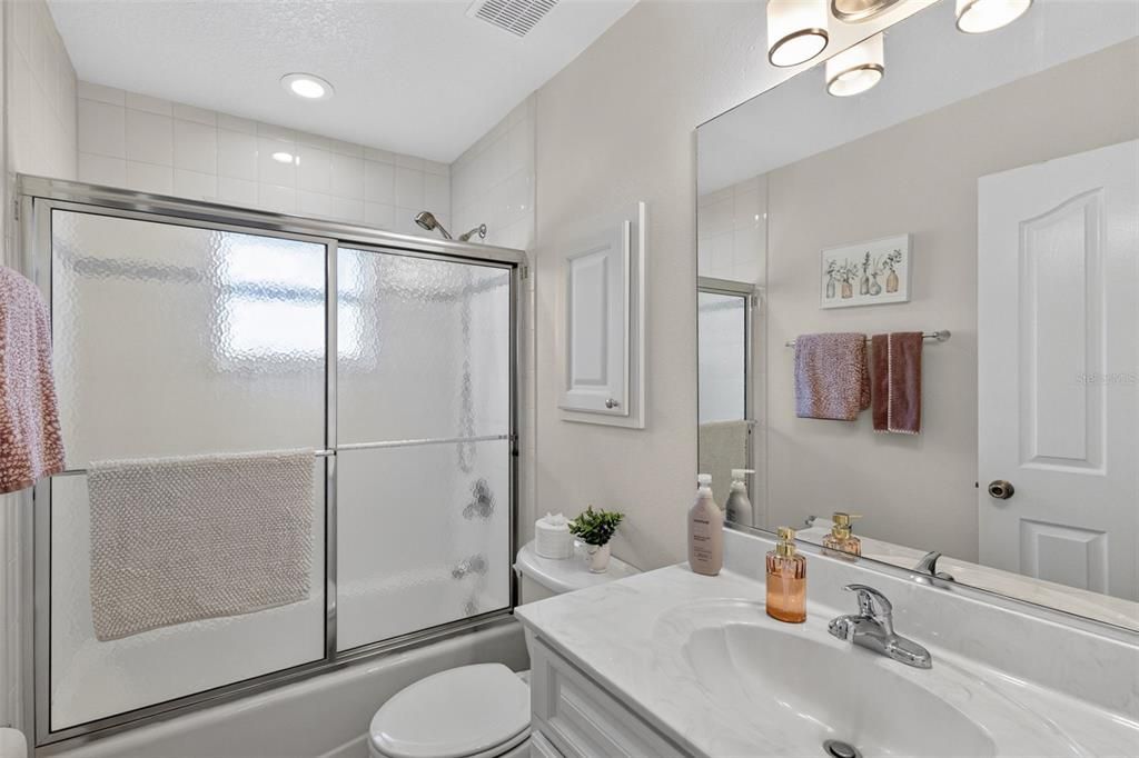 For Sale: $389,900 (2 beds, 2 baths, 1531 Square Feet)