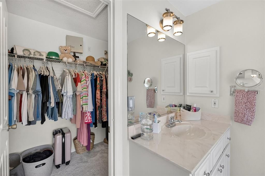 For Sale: $389,900 (2 beds, 2 baths, 1531 Square Feet)