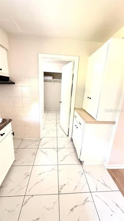 For Rent: $1,525 (2 beds, 1 baths, 1027 Square Feet)
