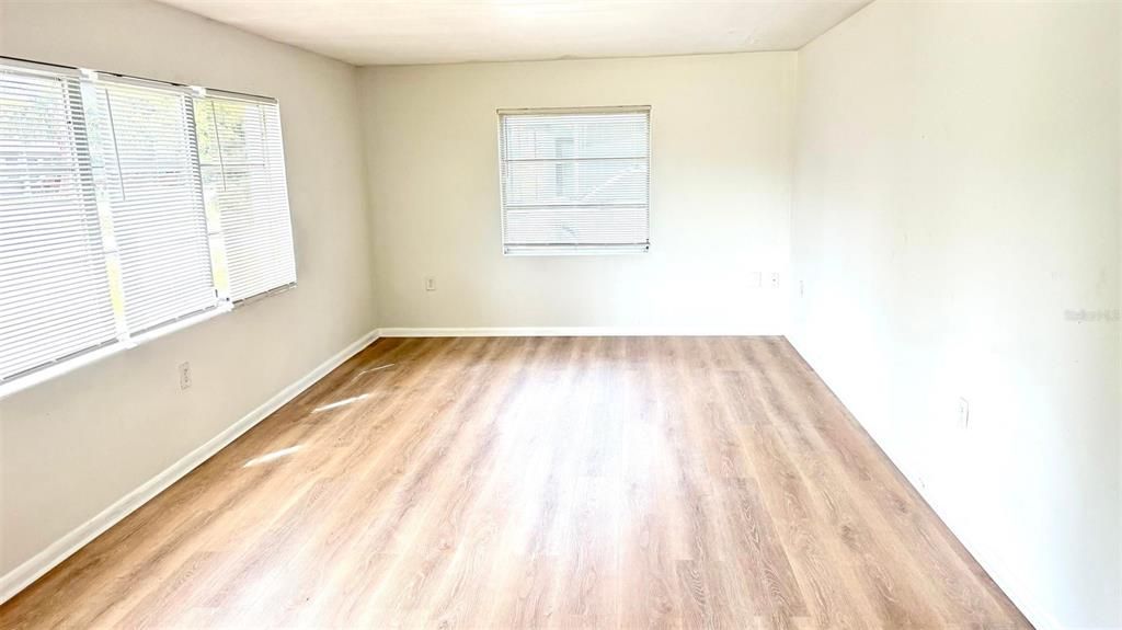 For Rent: $1,525 (2 beds, 1 baths, 1027 Square Feet)