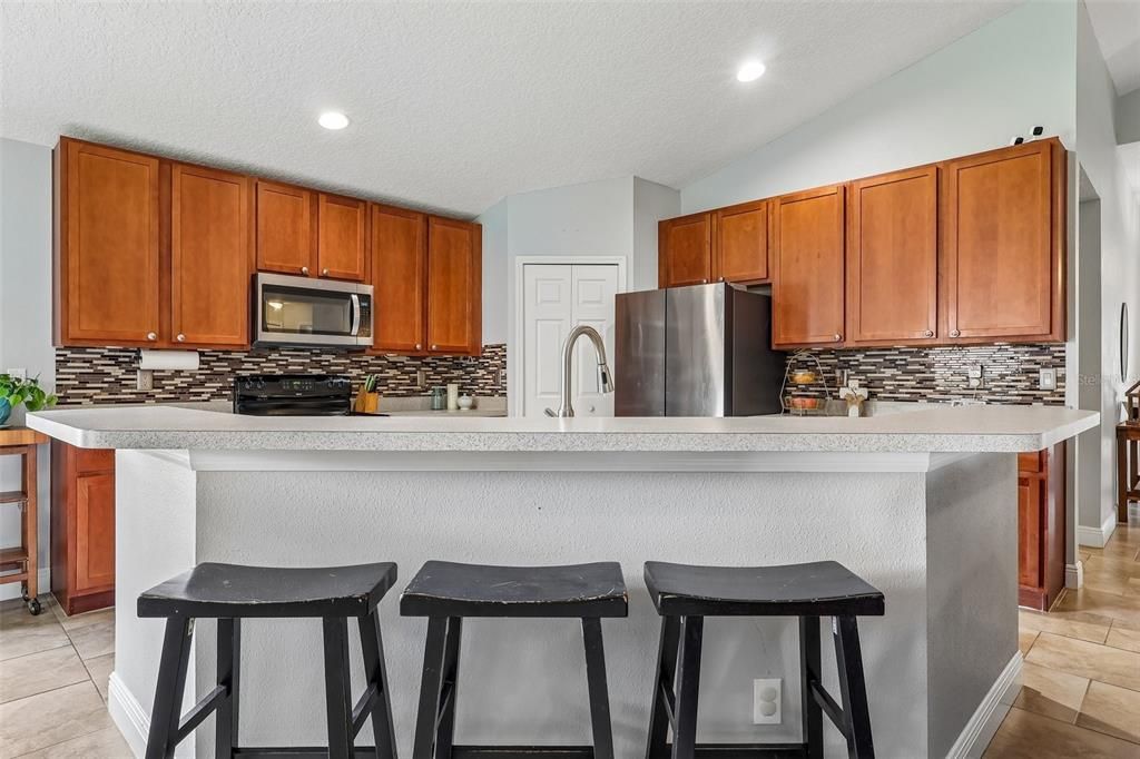 For Sale: $320,000 (3 beds, 2 baths, 1714 Square Feet)