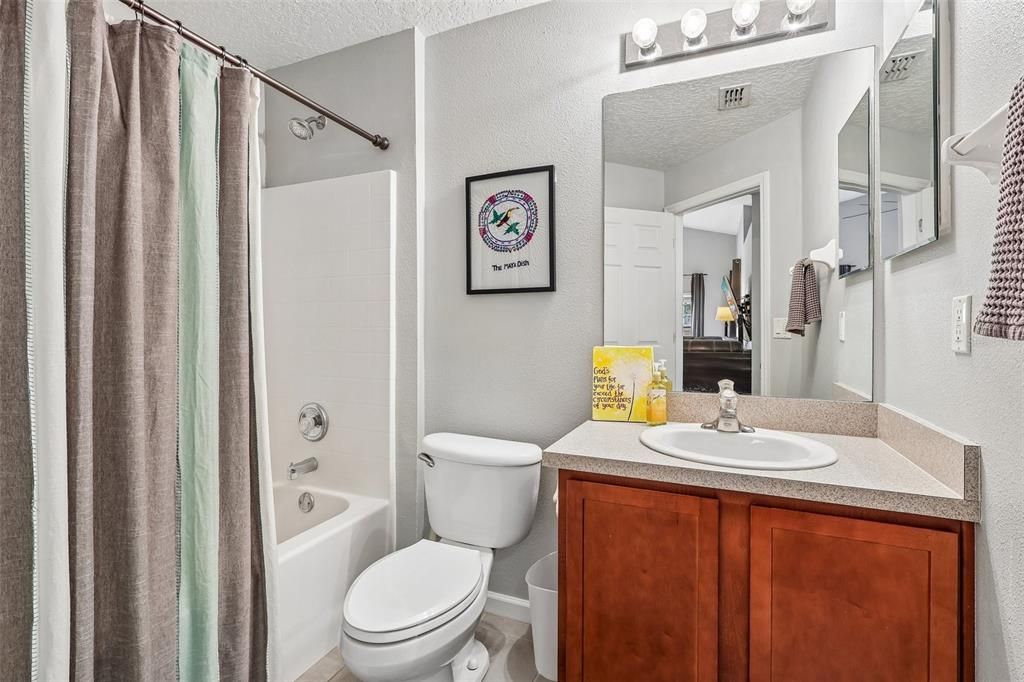 For Sale: $320,000 (3 beds, 2 baths, 1714 Square Feet)