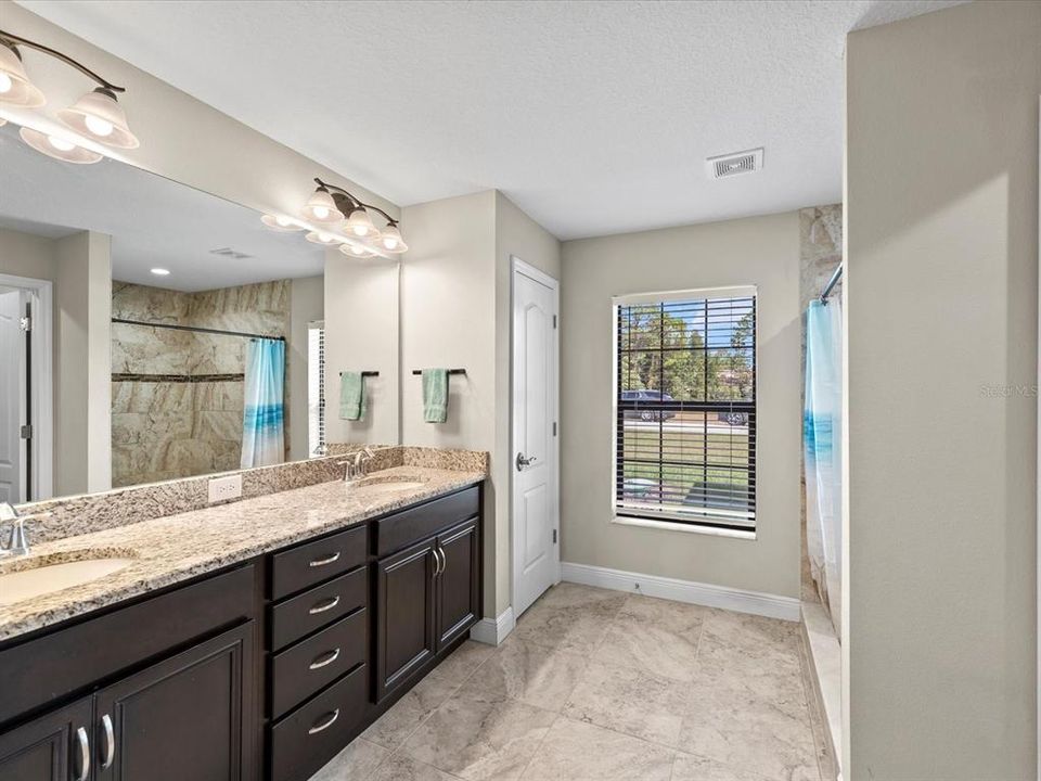 For Sale: $610,000 (3 beds, 2 baths, 1908 Square Feet)