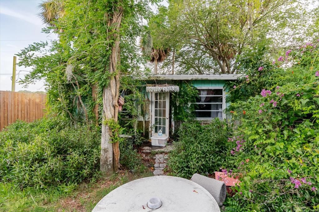 For Sale: $266,000 (1 beds, 1 baths, 625 Square Feet)