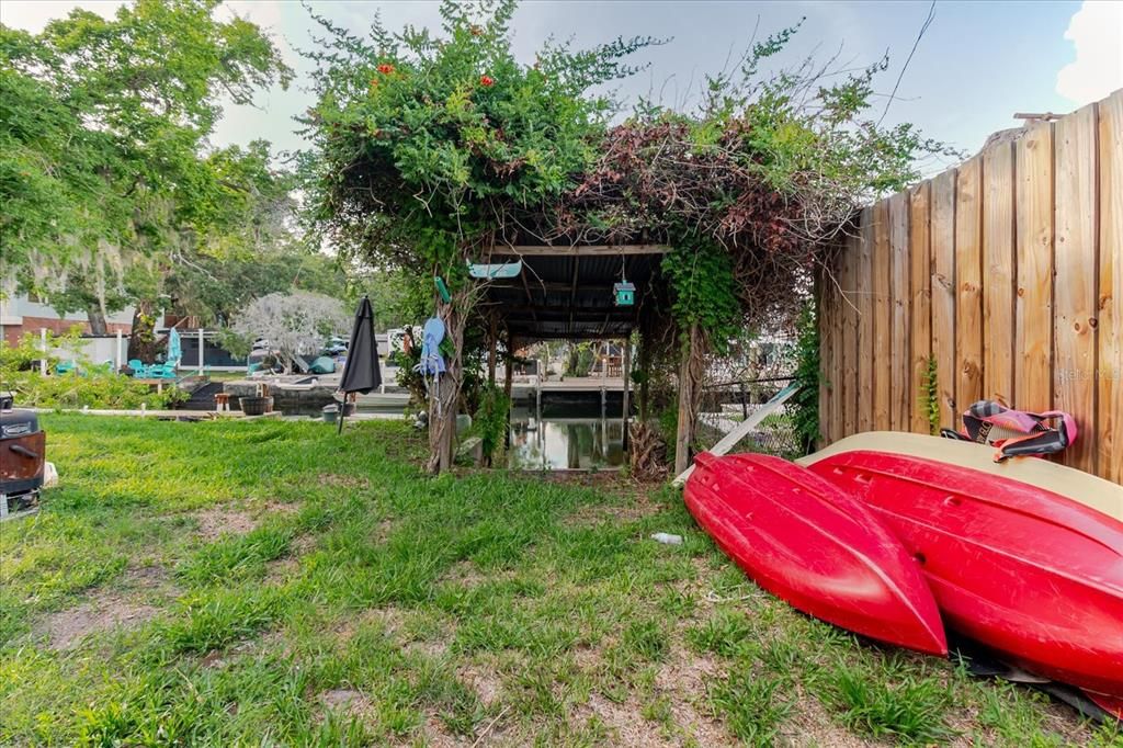 For Sale: $266,000 (1 beds, 1 baths, 625 Square Feet)