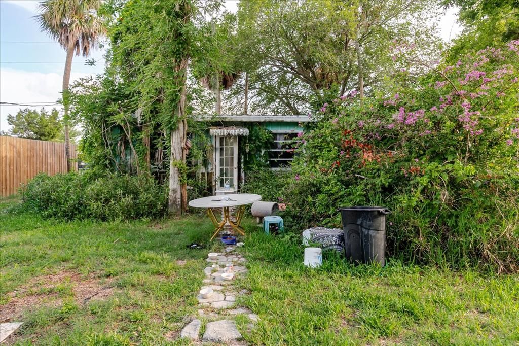 For Sale: $266,000 (1 beds, 1 baths, 625 Square Feet)