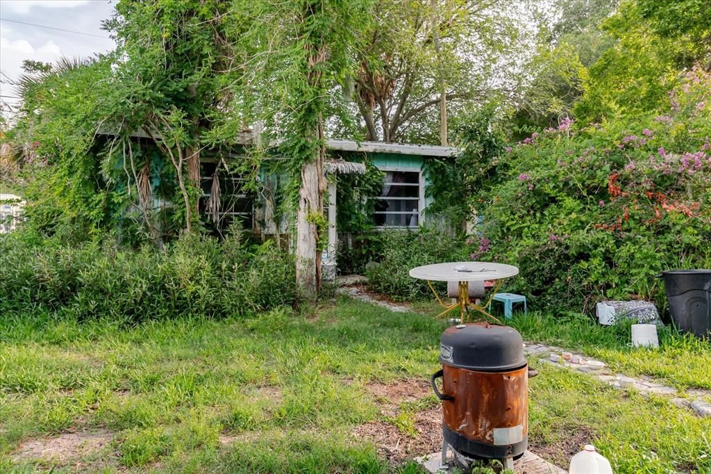 For Sale: $266,000 (1 beds, 1 baths, 625 Square Feet)