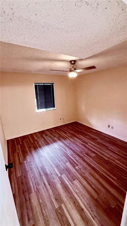 For Rent: $1,250 (2 beds, 1 baths, 1164 Square Feet)