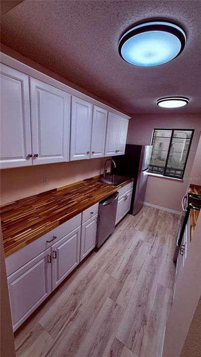 For Rent: $1,250 (2 beds, 1 baths, 1164 Square Feet)