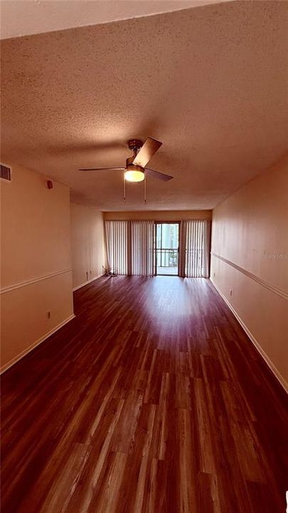 For Rent: $1,250 (2 beds, 1 baths, 1164 Square Feet)