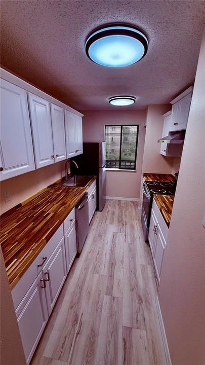 For Rent: $1,250 (2 beds, 1 baths, 1164 Square Feet)