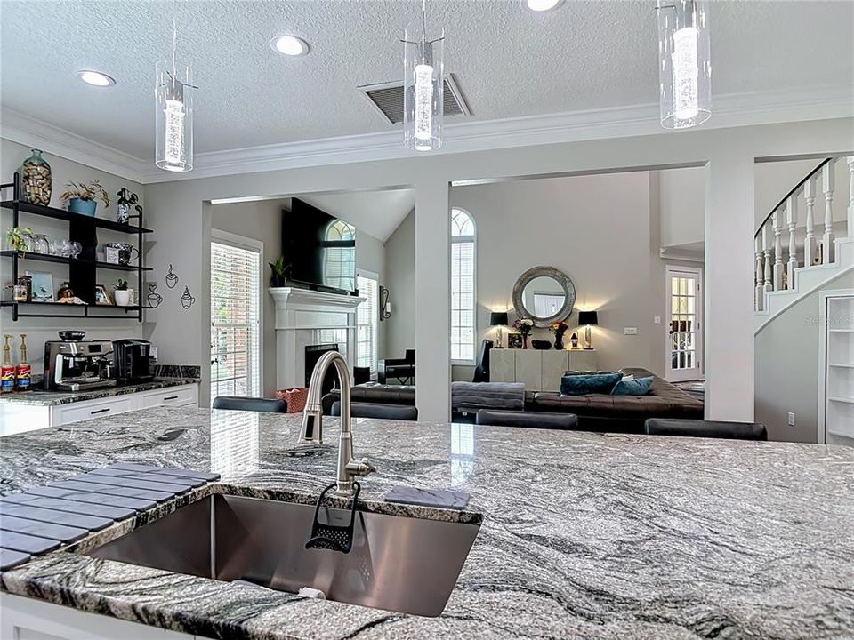 For Sale: $999,000 (5 beds, 4 baths, 3802 Square Feet)
