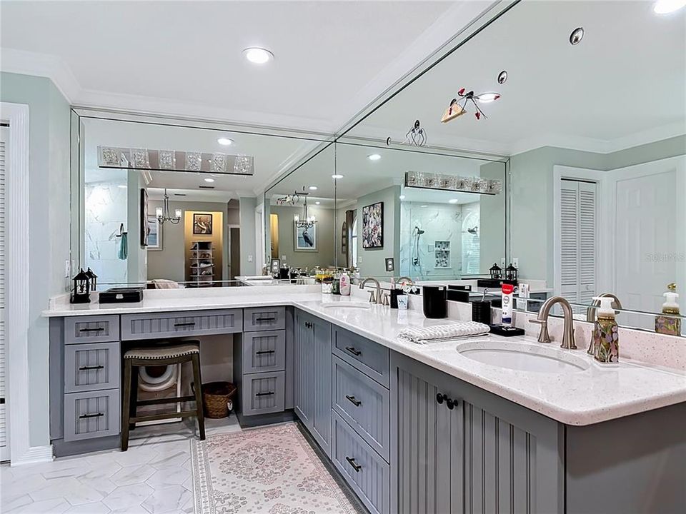 For Sale: $999,000 (5 beds, 4 baths, 3802 Square Feet)