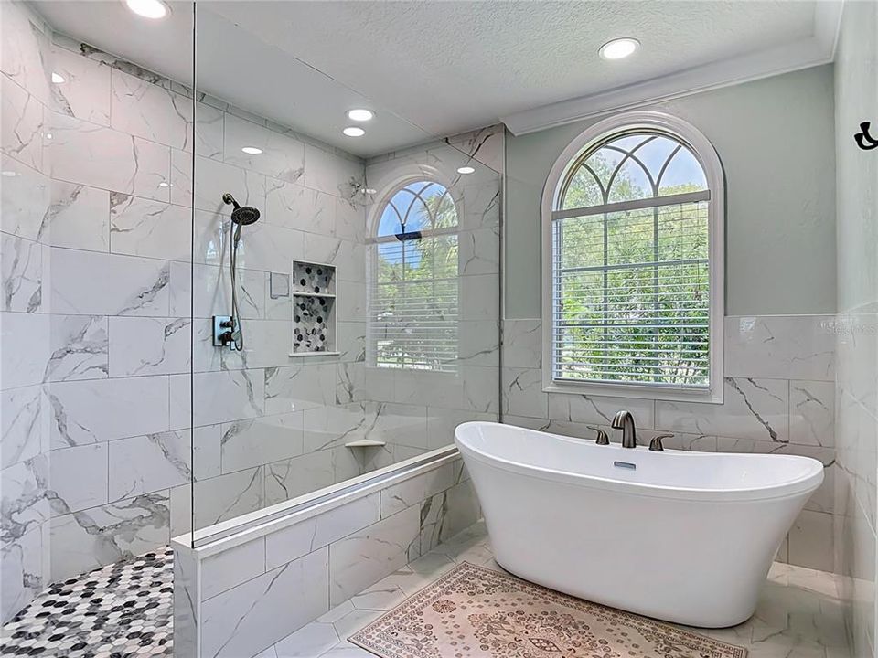 For Sale: $999,000 (5 beds, 4 baths, 3802 Square Feet)