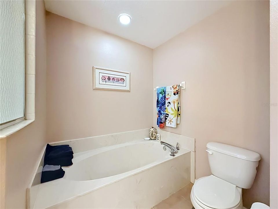 На продажу: $295,000 (3 спален, 2 ванн, 1571 Квадратных фут)