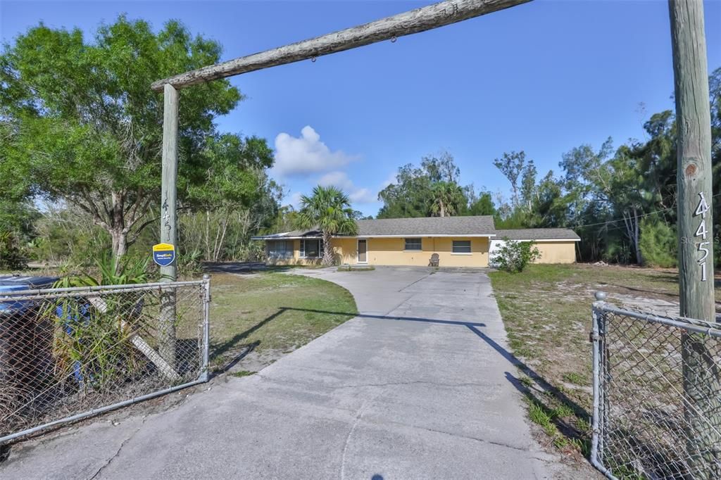 For Sale: $1,100,000 (0 beds, 0 baths, 5612 Square Feet)