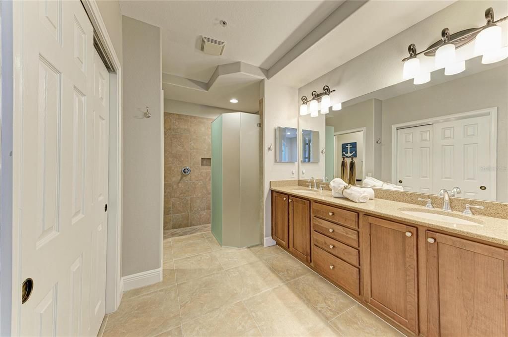 For Sale: $535,000 (3 beds, 2 baths, 1748 Square Feet)
