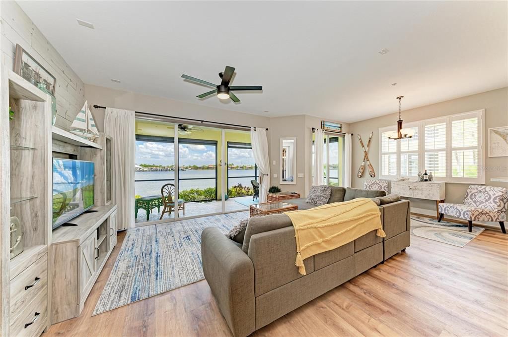 For Sale: $535,000 (3 beds, 2 baths, 1748 Square Feet)