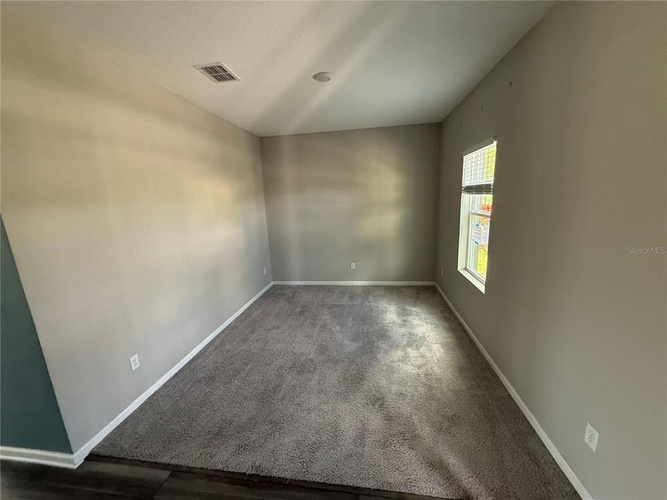 For Sale: $373,000 (5 beds, 3 baths, 2702 Square Feet)