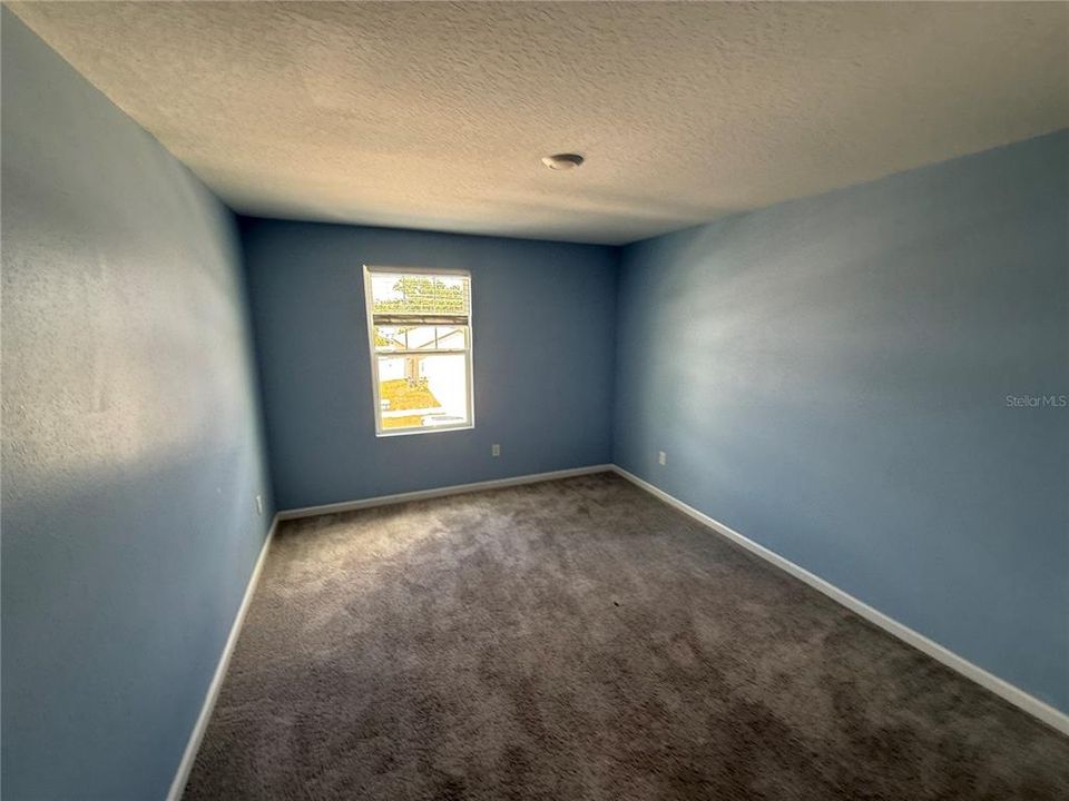For Sale: $373,000 (5 beds, 3 baths, 2702 Square Feet)